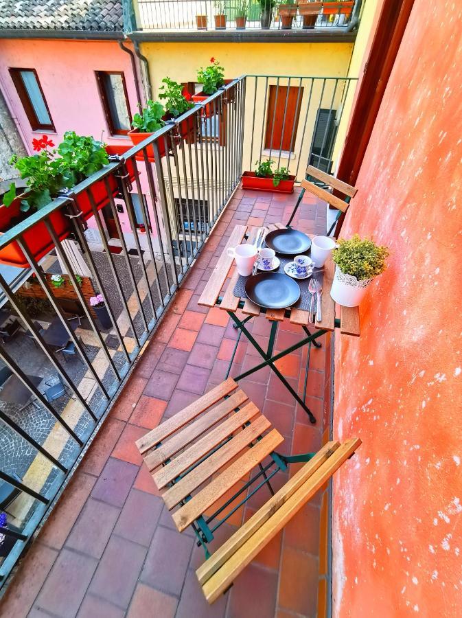 Old Town Apartment With Terrace - Live Love Lake 佩斯基耶拉德加达 外观 照片